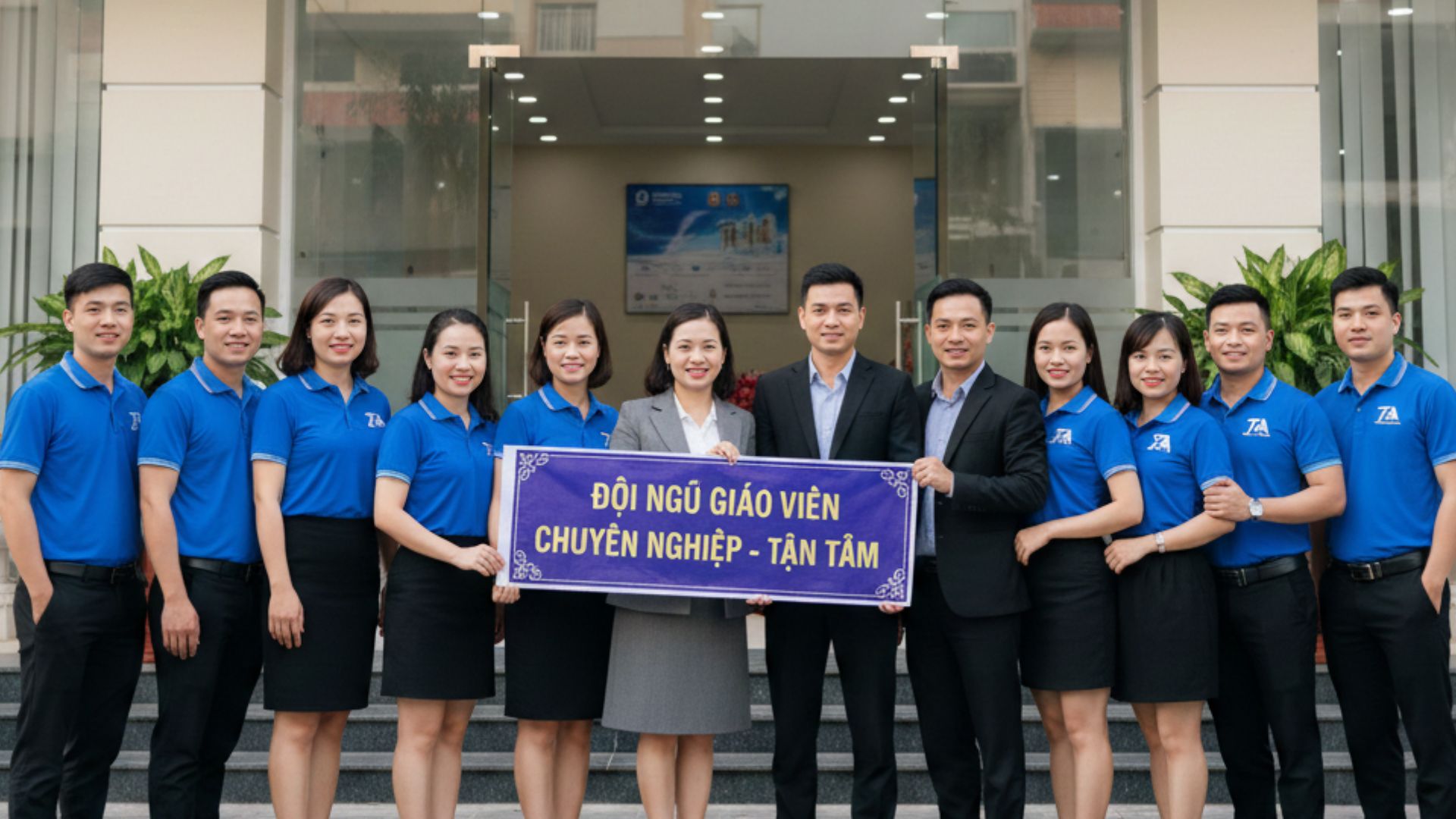 Tìm trung tâm học thêm uy tín cho trẻ tại quận 6? Trung tâm Tuấn An chuyên dạy Toán và Tiếng Anh cho trẻ 3-17 tuổi, giúp trẻ xây dựng nền tảng kiến thức vững chắc và phát triển tư duy.